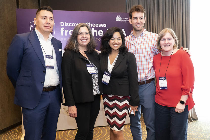 De izq a der: Jacobo Lopez (Agropur), Timmah Allen (Schuman Cheese), Carolina Nascimento (Gerente de la Oficina de USDEC en Suramérica), Diego Carvallo (T.C.Jacoby &amp; Company Inc), Angelique Hollister (Senior VP Global Cheese Marketing)
